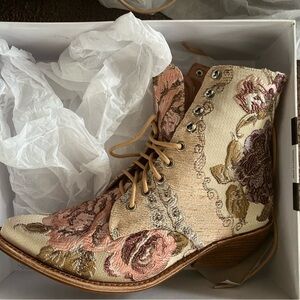 Jeffrey Campbell Pink/Beige Tapestry boots